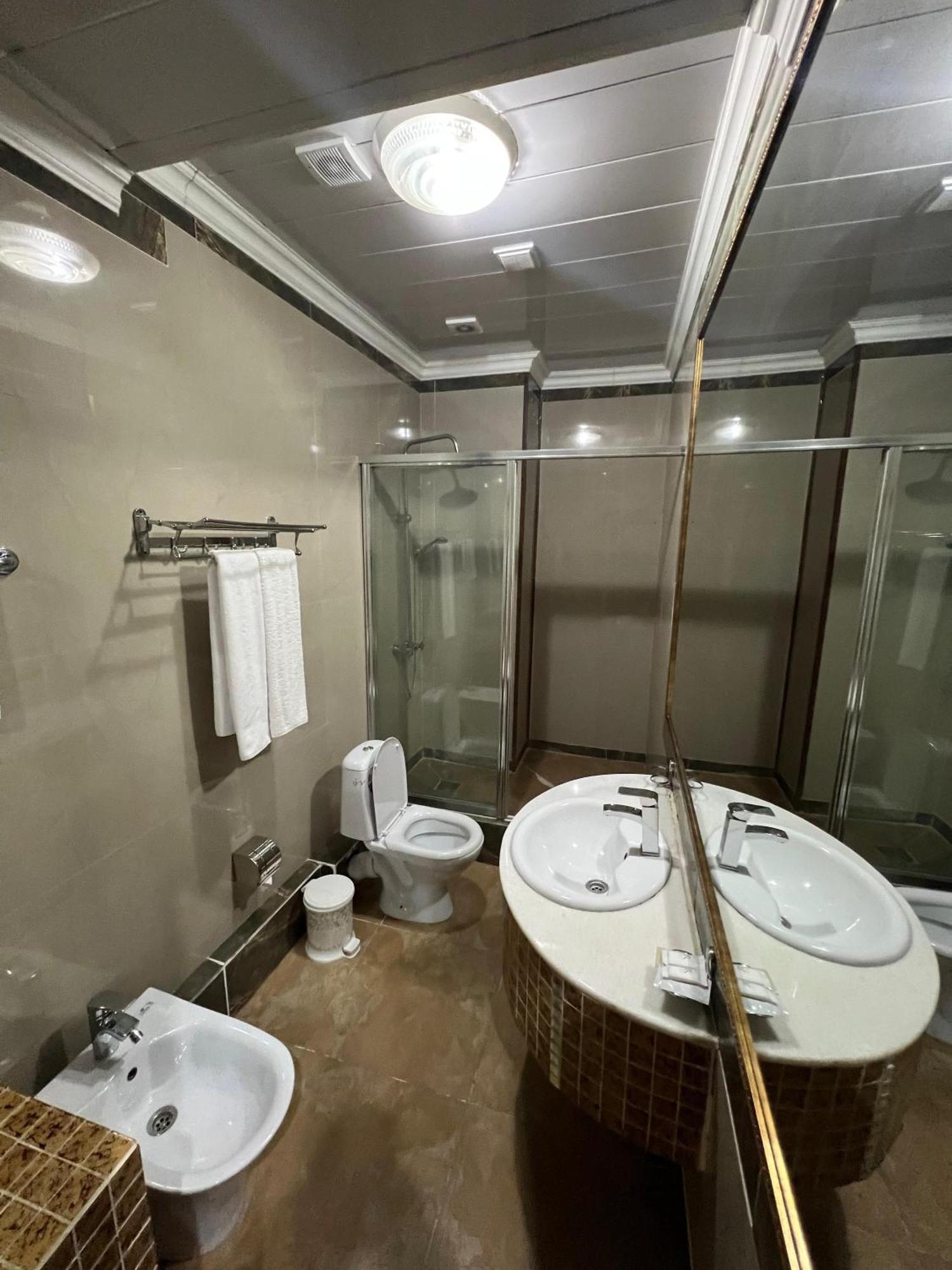 Sary Arka Hotel Шимкент Стая снимка
