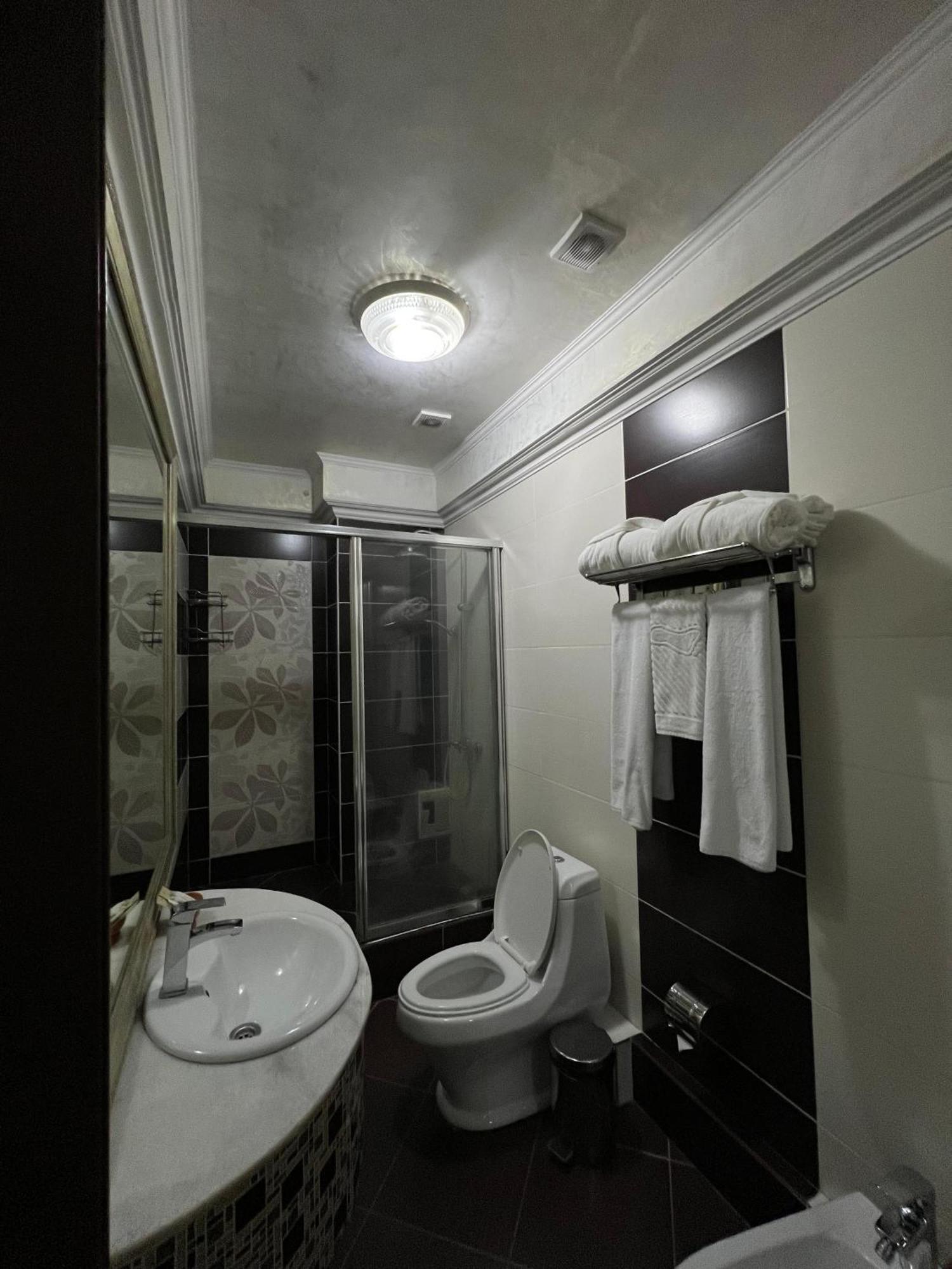 Sary Arka Hotel Шимкент Стая снимка